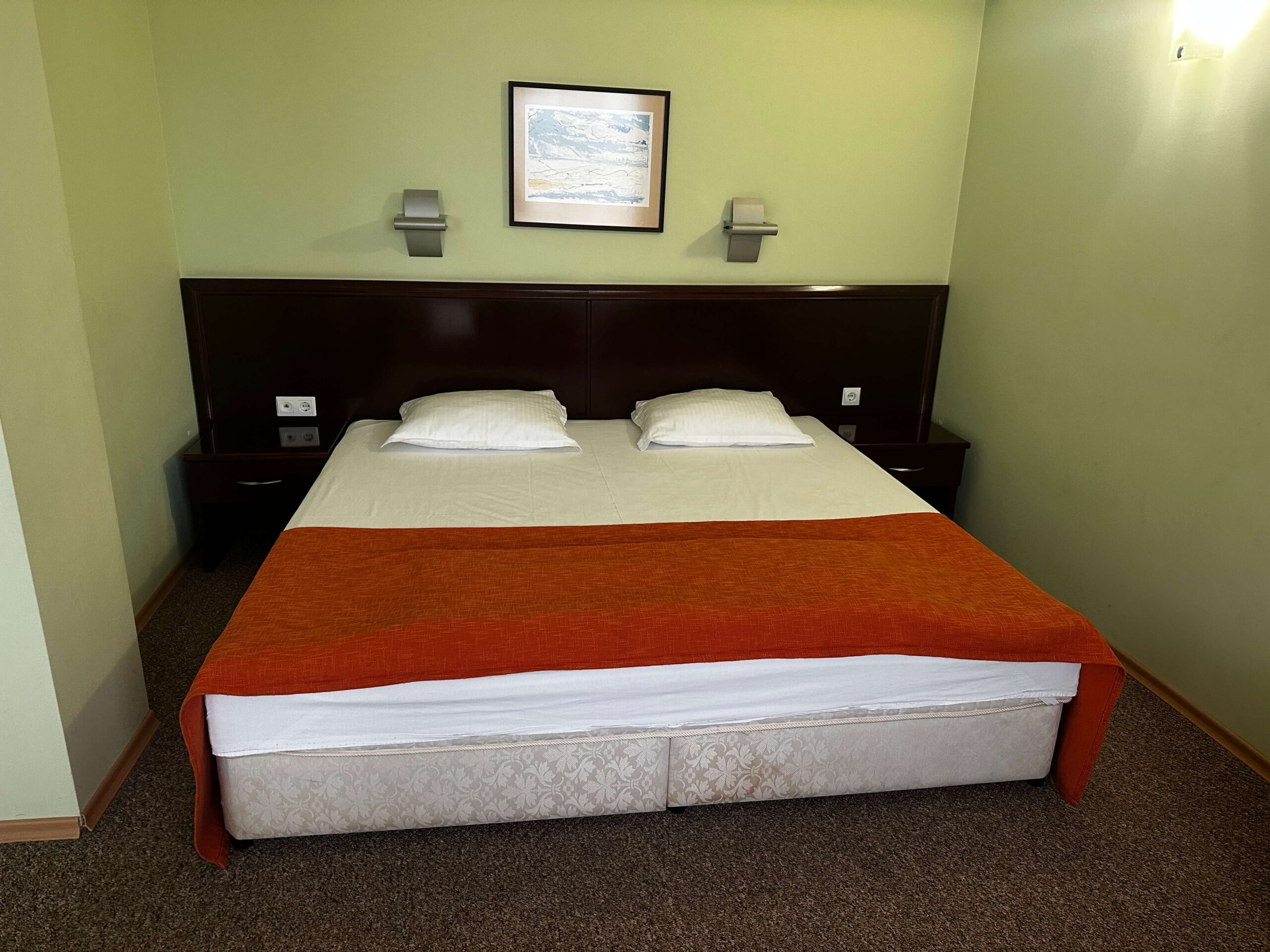 Комфортно легло в студио на Хотел Divesta